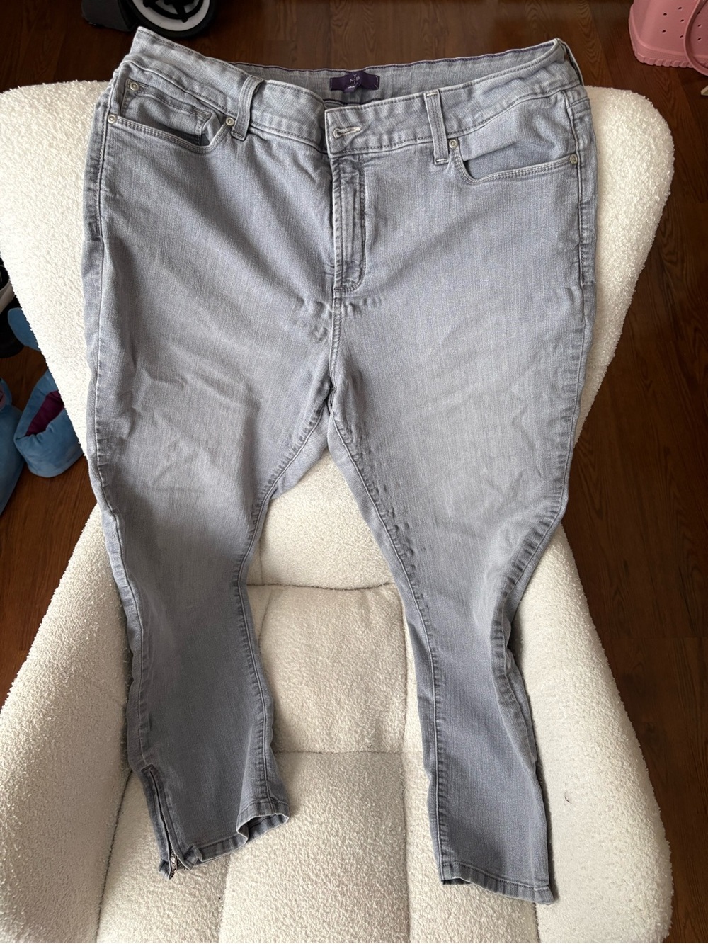 Women’s Light Gray Stretch Jeans - Comfortable Everyday Fit